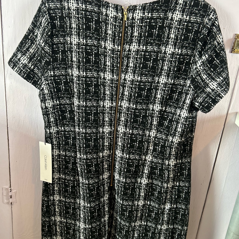 Calvin Klein Black and White Sheath Dress for Work - Picture 4 of 4